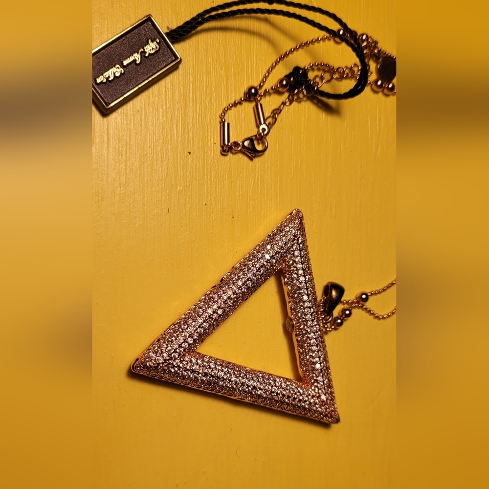 🥳2/$35🥳 Rose Gold Triangle Pendant Necklace - Women Jewelry
